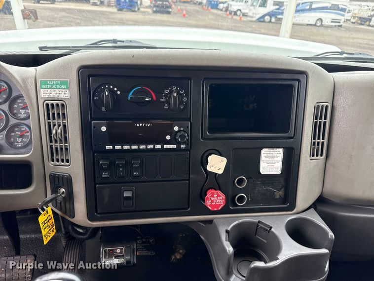 image for item EG8849 2010 International 7500 Crew Cab crane truck