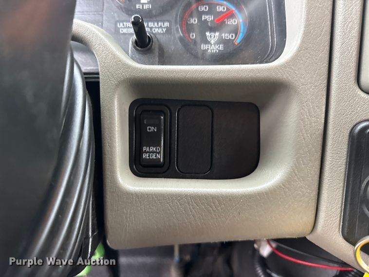 image for item EG8849 2010 International 7500 Crew Cab crane truck