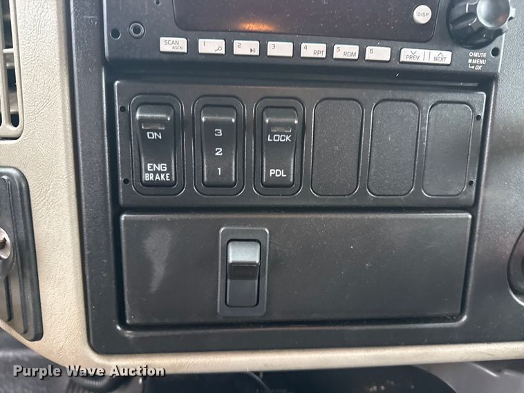 image for item EG8849 2010 International 7500 Crew Cab crane truck