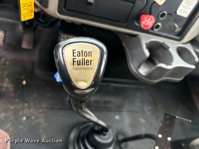 image for item EG8849 2010 International 7500 Crew Cab crane truck