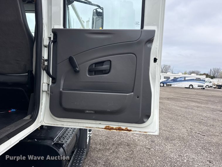 image for item EG8849 2010 International 7500 Crew Cab crane truck