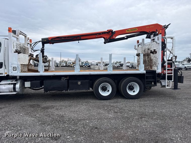 image for item EG8851 2015 Freightliner 114SD crane truck