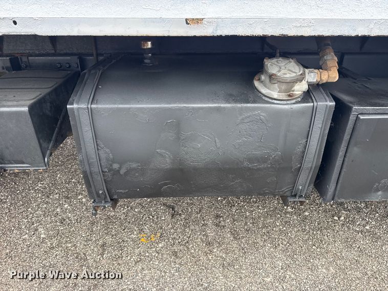 image for item EG8851 2015 Freightliner 114SD crane truck