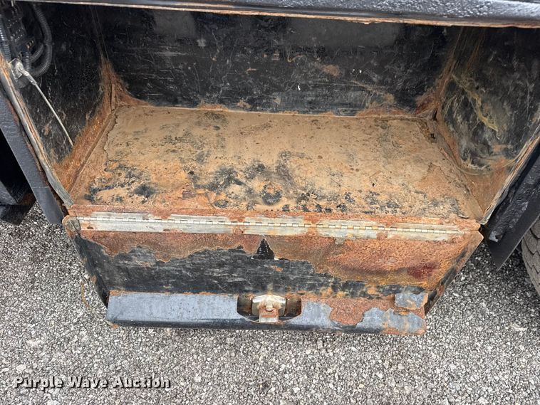 image for item EG8851 2015 Freightliner 114SD crane truck