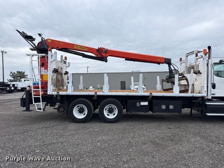 image for item EG8851 2015 Freightliner 114SD crane truck