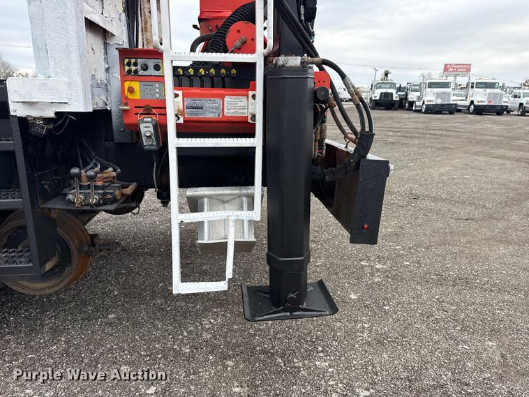 image for item EG8851 2015 Freightliner 114SD crane truck