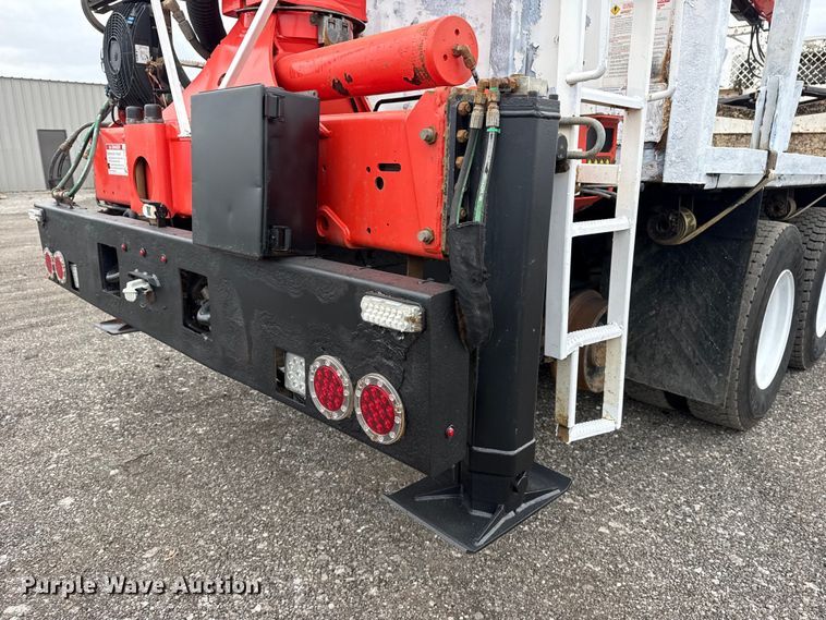 image for item EG8851 2015 Freightliner 114SD crane truck