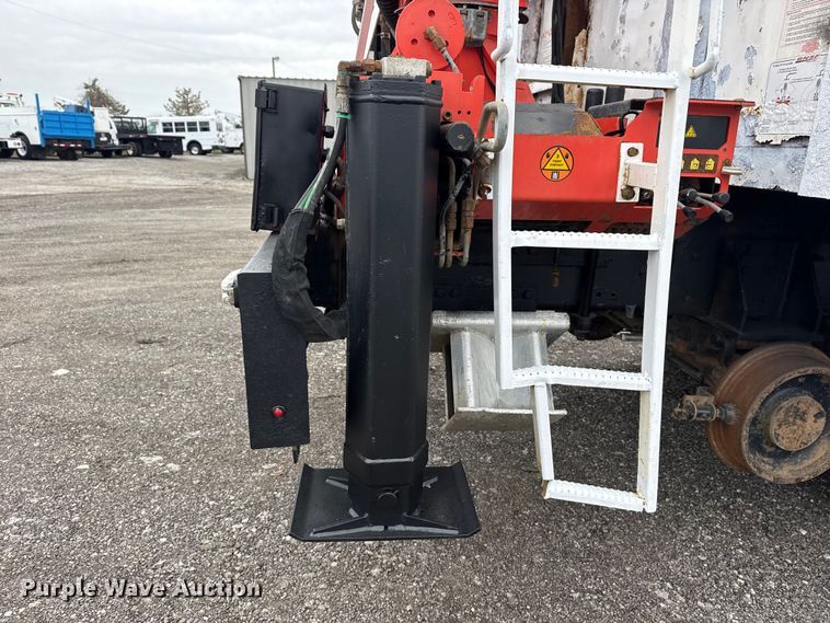 image for item EG8851 2015 Freightliner 114SD crane truck