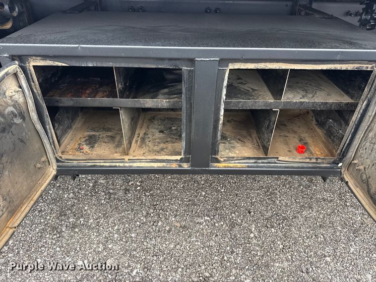 image for item EG8851 2015 Freightliner 114SD crane truck