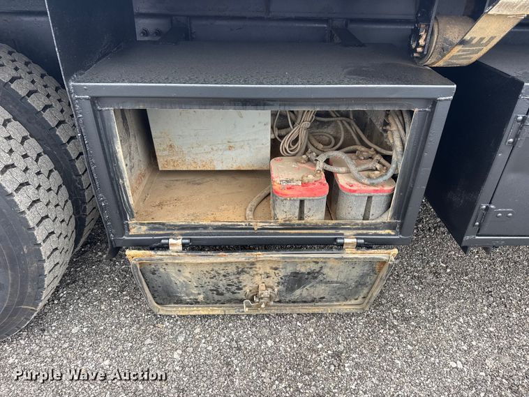 image for item EG8851 2015 Freightliner 114SD crane truck