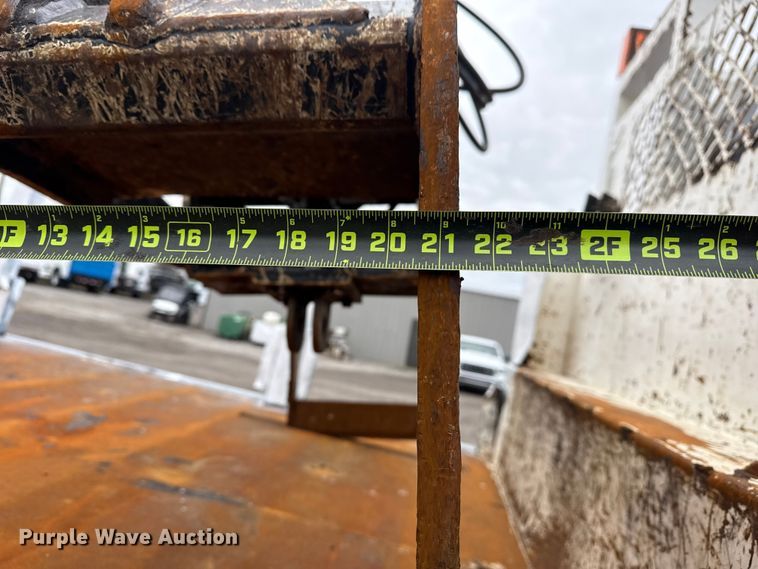 image for item EG8851 2015 Freightliner 114SD crane truck