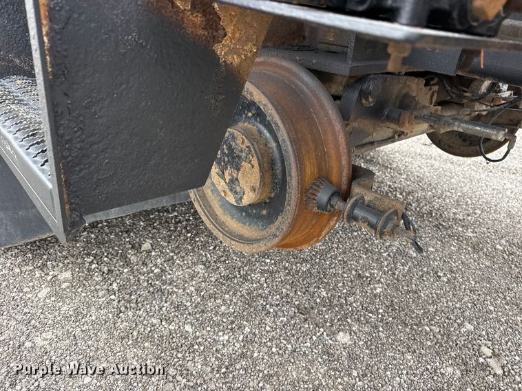 image for item EG8851 2015 Freightliner 114SD crane truck