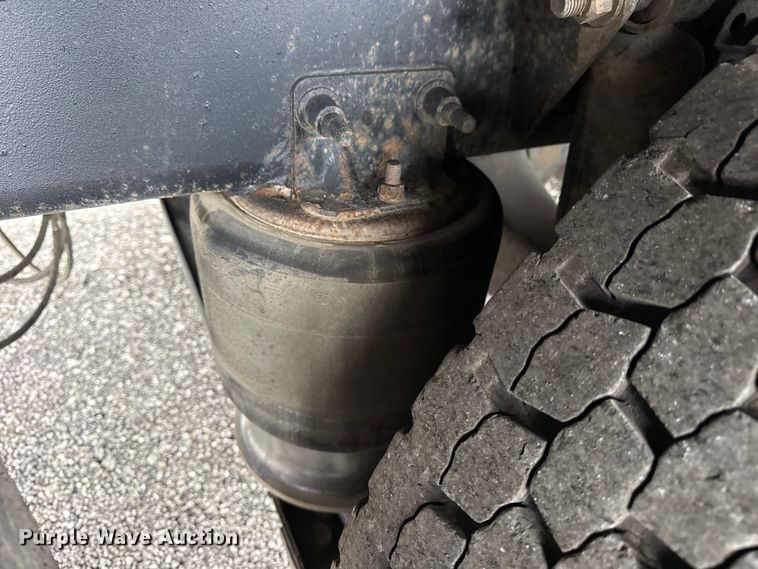 image for item EG8851 2015 Freightliner 114SD crane truck