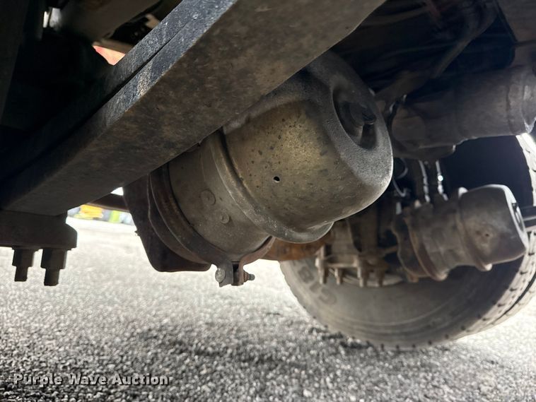 image for item EG8851 2015 Freightliner 114SD crane truck