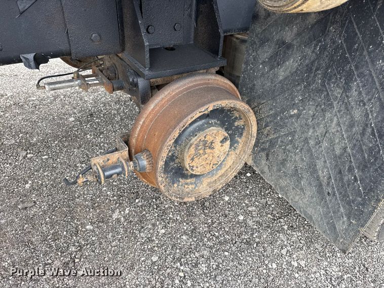 image for item EG8851 2015 Freightliner 114SD crane truck