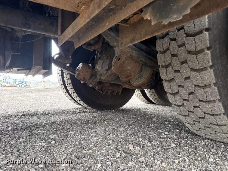 image for item EG8851 2015 Freightliner 114SD crane truck