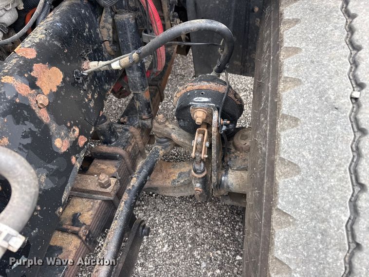 image for item EG8851 2015 Freightliner 114SD crane truck