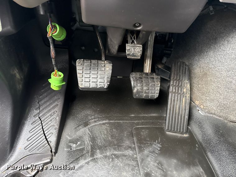 image for item EG8851 2015 Freightliner 114SD crane truck