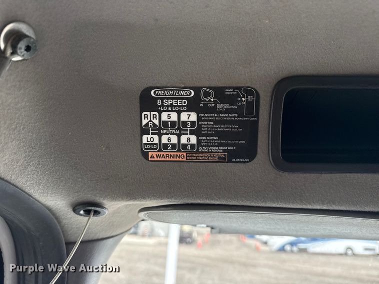 image for item EG8851 2015 Freightliner 114SD crane truck