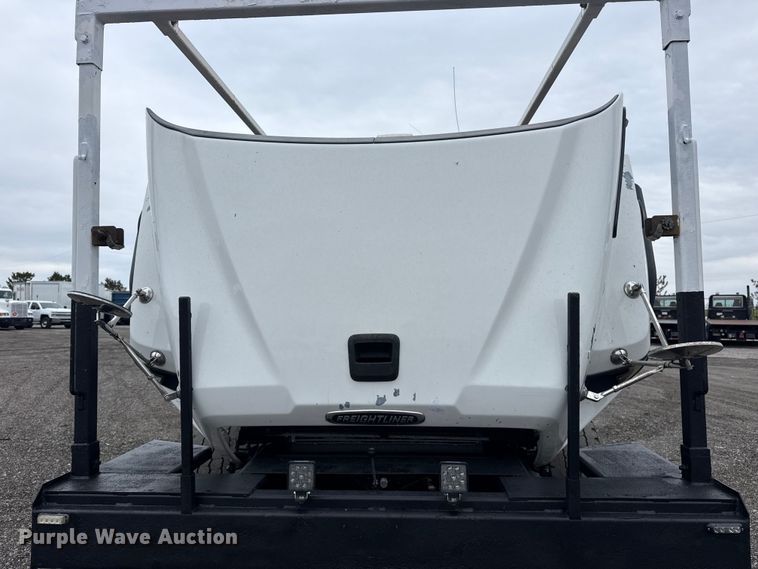 image for item EG8851 2015 Freightliner 114SD crane truck