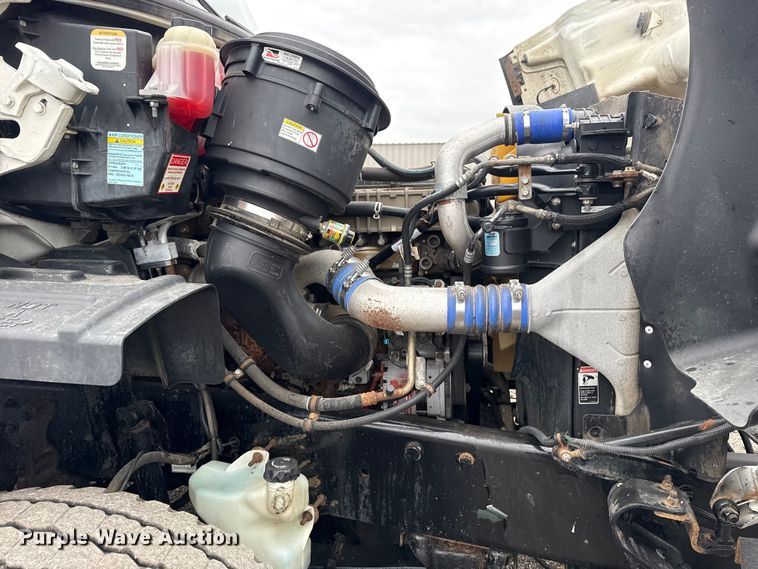 image for item EG8851 2015 Freightliner 114SD crane truck