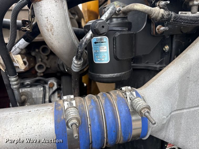 image for item EG8851 2015 Freightliner 114SD crane truck