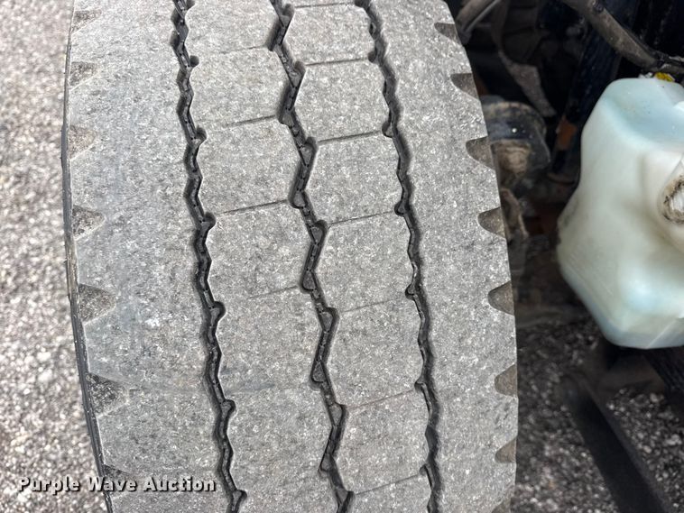 image for item EG8851 2015 Freightliner 114SD crane truck