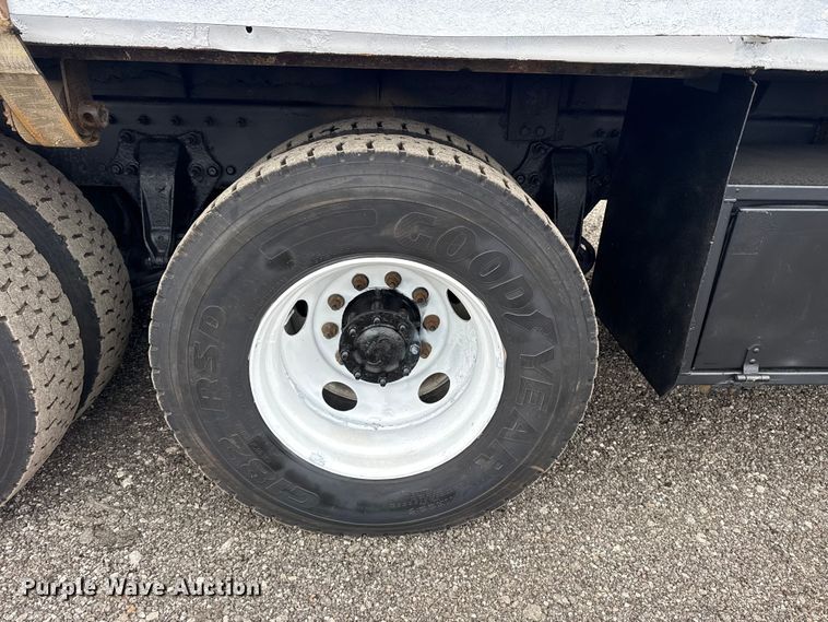 image for item EG8851 2015 Freightliner 114SD crane truck