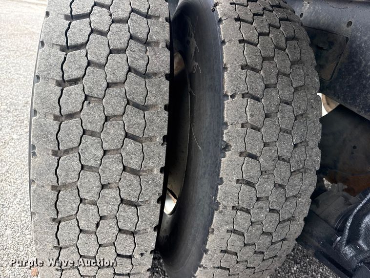 image for item EG8851 2015 Freightliner 114SD crane truck