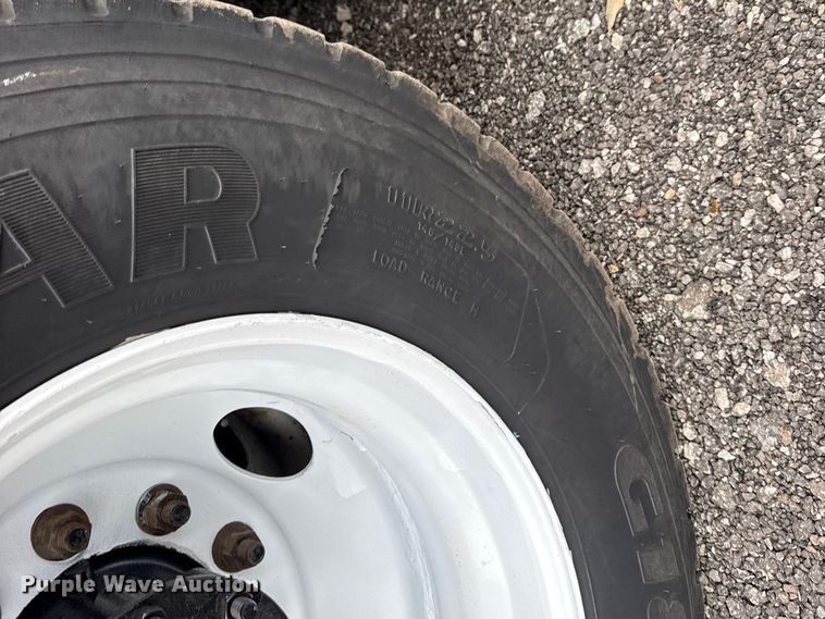 image for item EG8851 2015 Freightliner 114SD crane truck