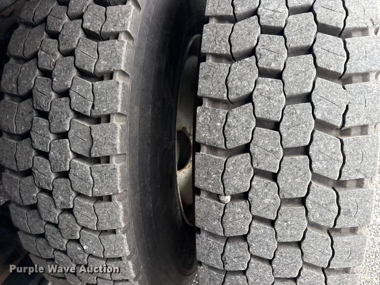 image for item EG8851 2015 Freightliner 114SD crane truck