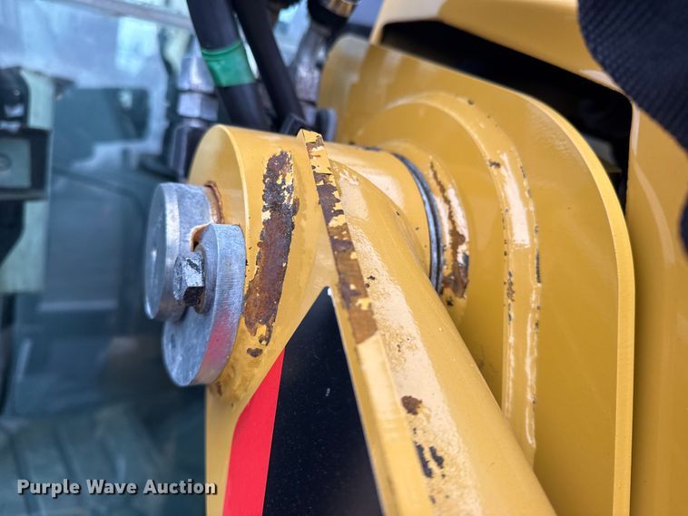 image for item EG8852 2015 Caterpillar 420F2IT backhoe