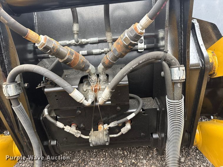 image for item EG8852 2015 Caterpillar 420F2IT backhoe