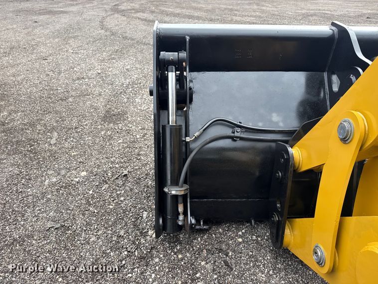 image for item EG8852 2015 Caterpillar 420F2IT backhoe