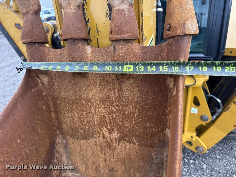 image for item EG8852 2015 Caterpillar 420F2IT backhoe