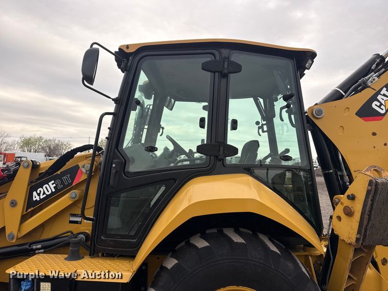 image for item EG8852 2015 Caterpillar 420F2IT backhoe