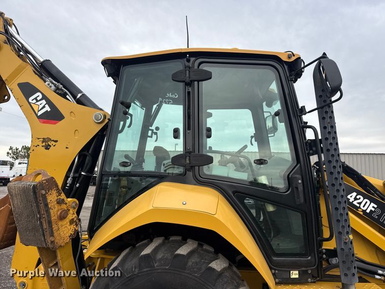 image for item EG8852 2015 Caterpillar 420F2IT backhoe