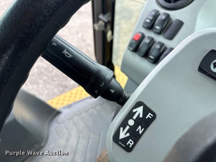 image for item EG8852 2015 Caterpillar 420F2IT backhoe