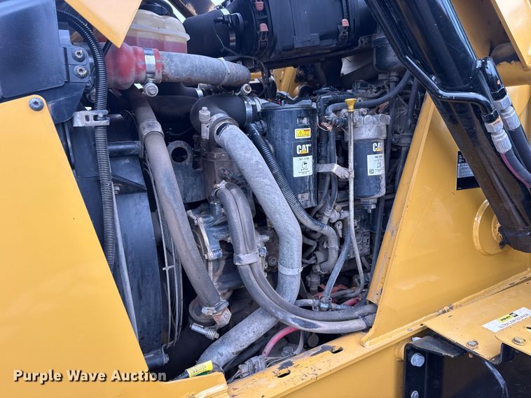 image for item EG8852 2015 Caterpillar 420F2IT backhoe