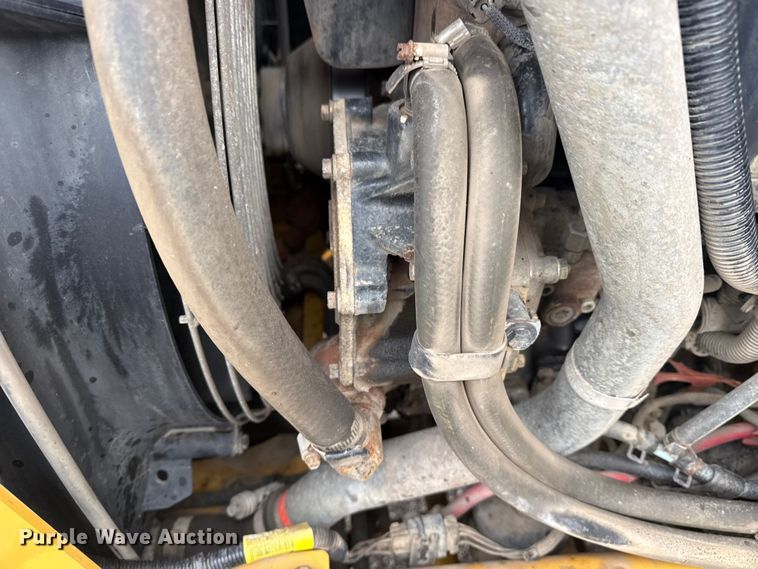 image for item EG8852 2015 Caterpillar 420F2IT backhoe