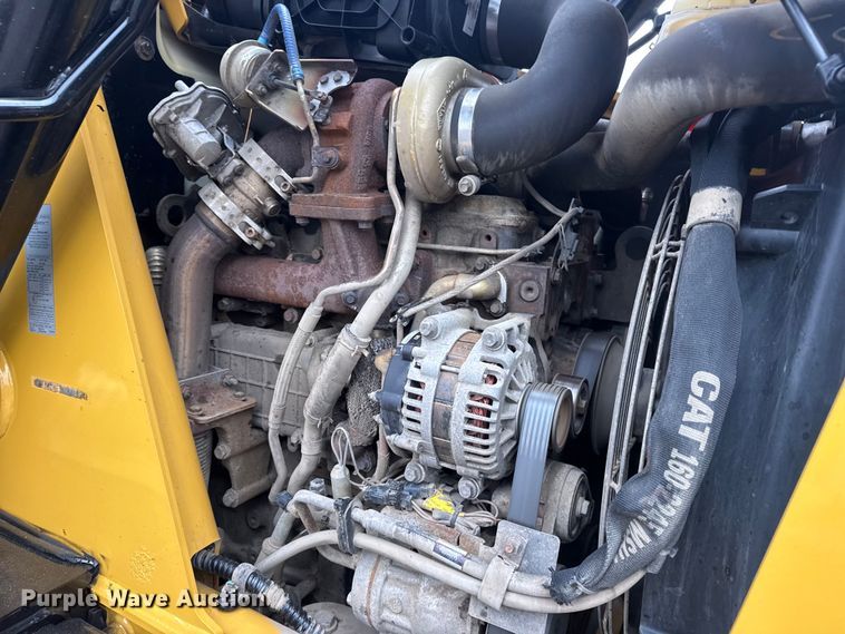 image for item EG8852 2015 Caterpillar 420F2IT backhoe