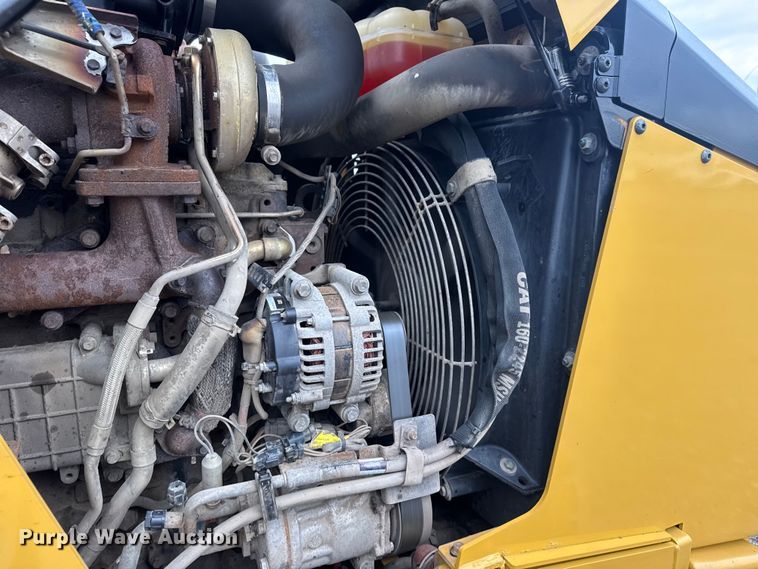 image for item EG8852 2015 Caterpillar 420F2IT backhoe