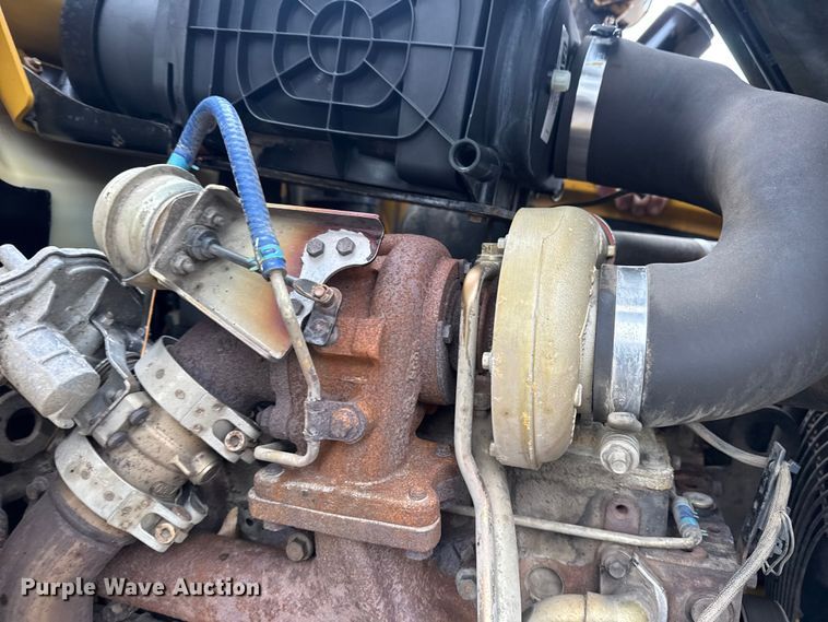 image for item EG8852 2015 Caterpillar 420F2IT backhoe