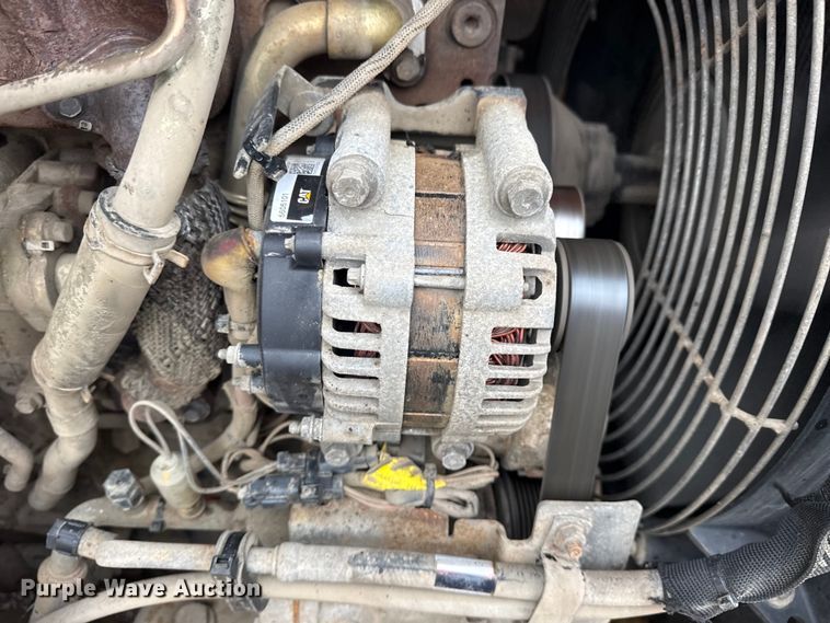 image for item EG8852 2015 Caterpillar 420F2IT backhoe