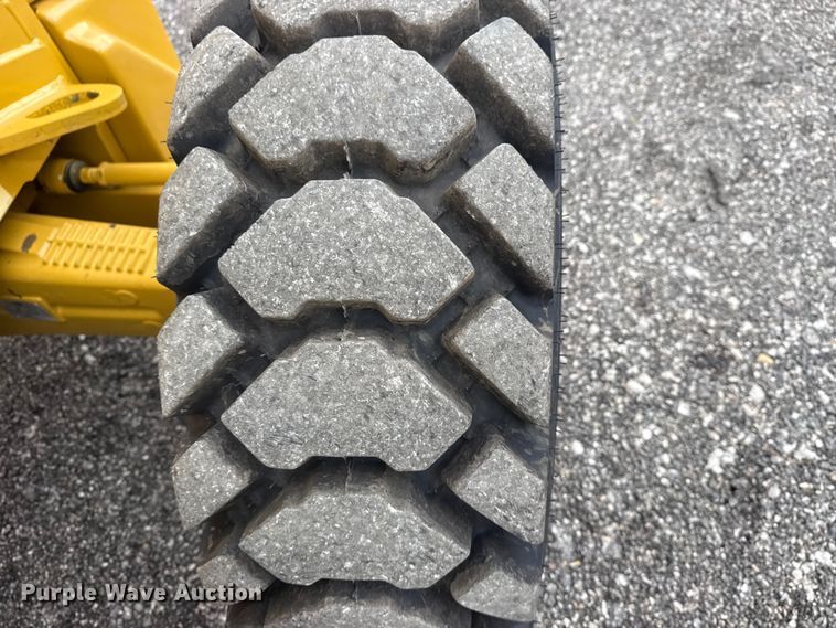 image for item EG8852 2015 Caterpillar 420F2IT backhoe