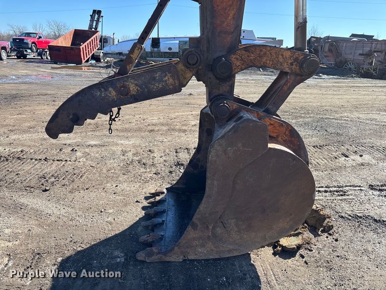 image for item EM5020 1984 Case 1080 excavator