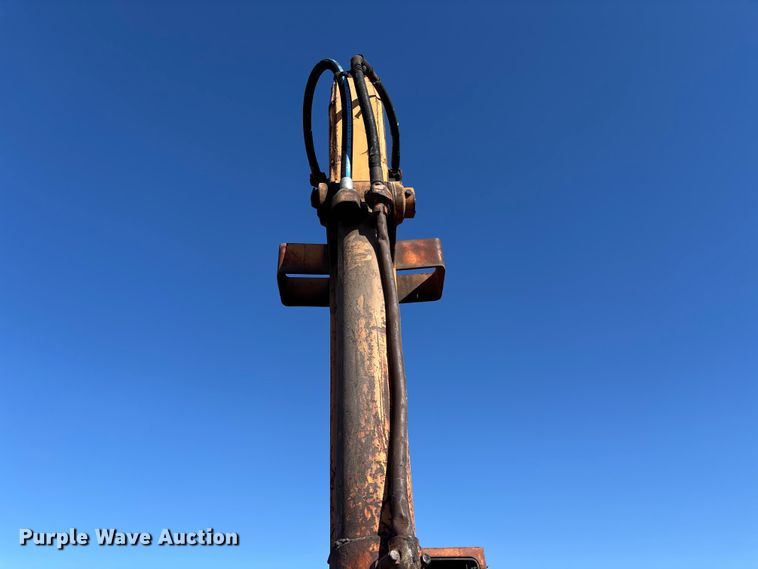 image for item EM5020 1984 Case 1080 excavator