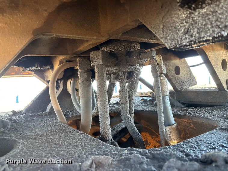 image for item EM5020 1984 Case 1080 excavator