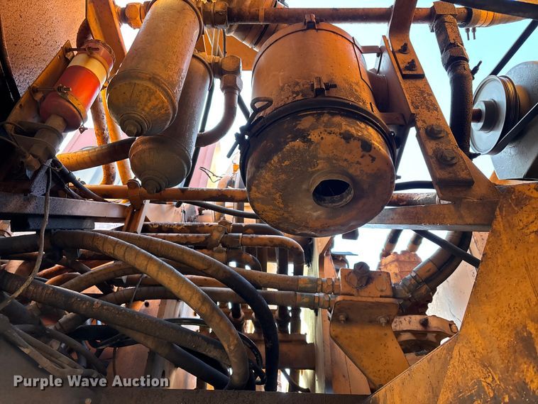 image for item EM5020 1984 Case 1080 excavator