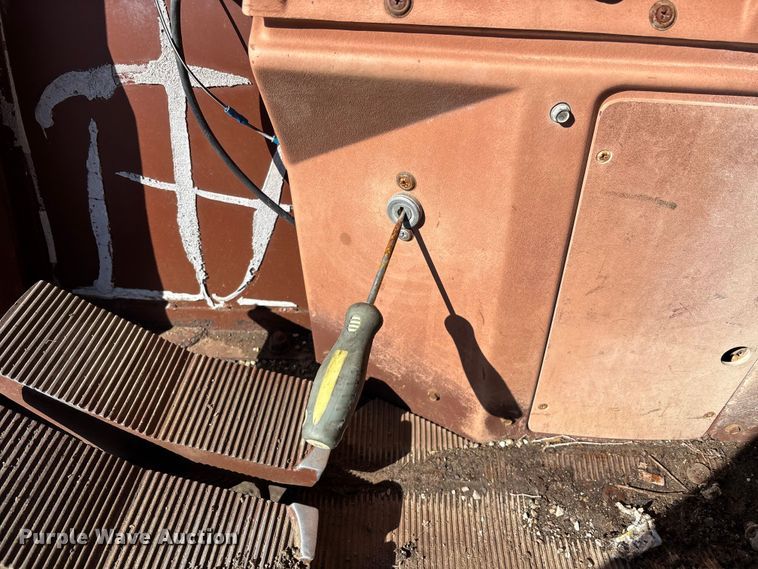 image for item EM5020 1984 Case 1080 excavator